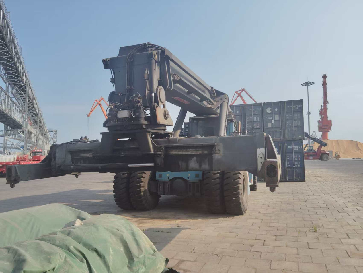 KONECRANES SMV 4531 TB5 45 TON REACH STACKER - Reach stacker: foto 3 KONECRANES SMV 4531 TB5 45 TON REACH STACKER - Reach stacker: foto 3