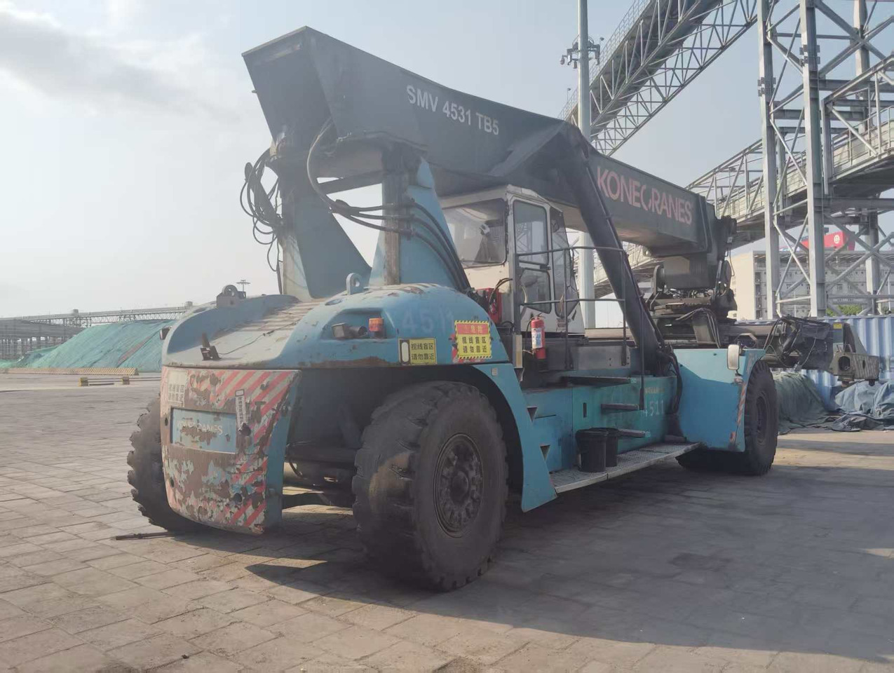 KONECRANES SMV 4531 TB5 - Reach stacker: foto 2 KONECRANES SMV 4531 TB5 - Reach stacker: foto 2
