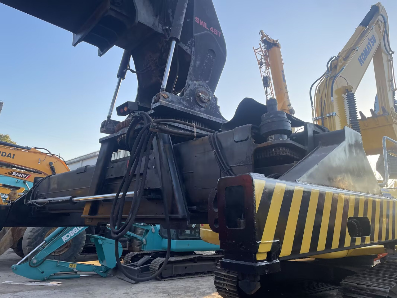 SANY SRSC 45 C30 45 TON REACH STACKER - Reach stacker: foto 2 SANY SRSC 45 C30 45 TON REACH STACKER - Reach stacker: foto 2