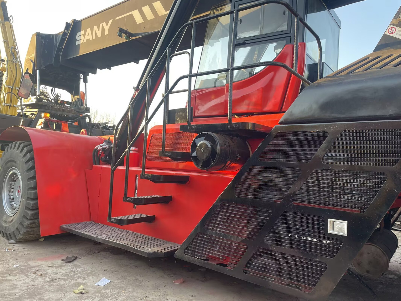 SANY SRSC45C30 45 ton - Carretilla para contenedores: foto 4 SANY SRSC45C30 45 ton - Carretilla para contenedores: foto 4