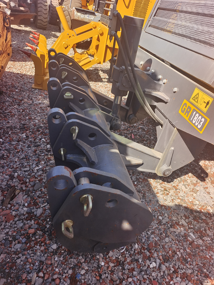 XCMG GR1803 WITH RIPPER - Grader: foto 3 XCMG GR1803 WITH RIPPER - Grader: foto 3