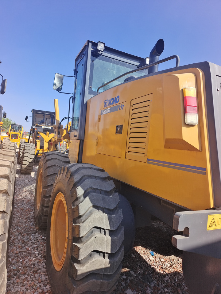 XCMG GR1803 WITH RIPPER - Grader: foto 5 XCMG GR1803 WITH RIPPER - Grader: foto 5