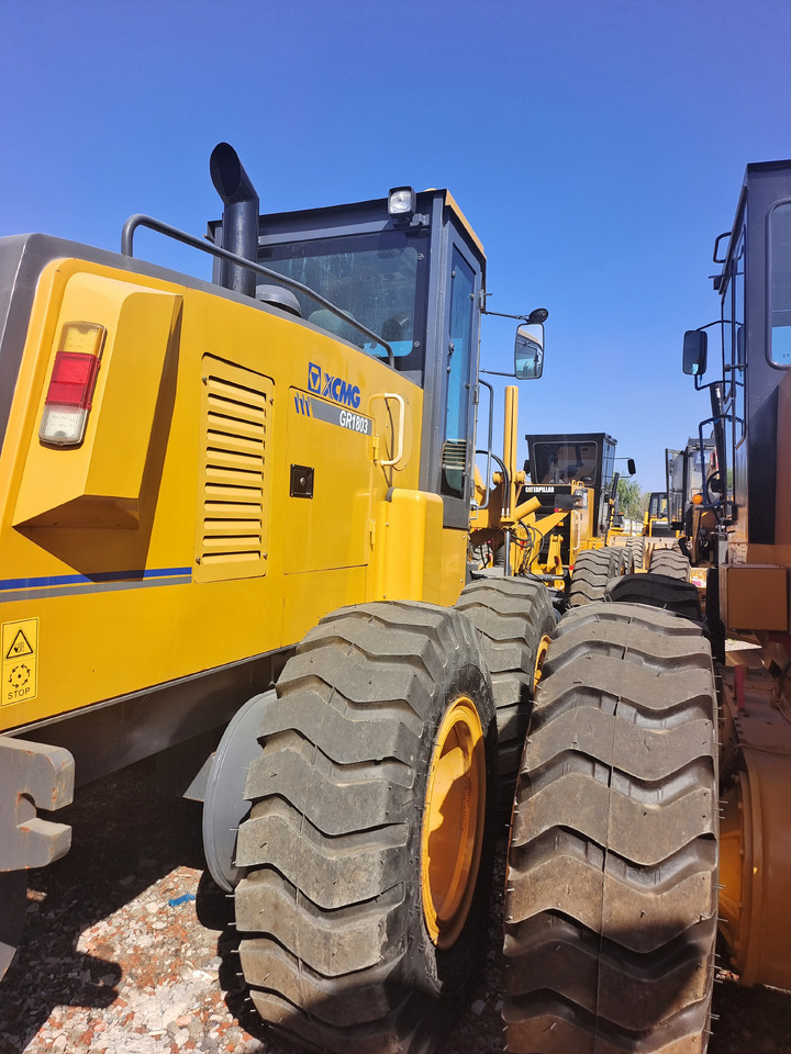 XCMG GR1803 WITH RIPPER - Grader: foto 1 XCMG GR1803 WITH RIPPER - Grader: foto 1