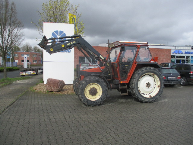 Fiat 70-88 DT mit Frontlader - Tractor: foto 2 Fiat 70-88 DT mit Frontlader - Tractor: foto 2
