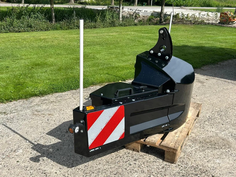 Fendt Frontbumper Frontblok Gewicht NIEUW - Tractor: foto 1 Fendt Frontbumper Frontblok Gewicht NIEUW - Tractor: foto 1