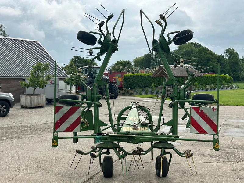 Krone KW 6.40 schudder schuilstelling hooibouw 6 elements - Henificadora: foto 5 Krone KW 6.40 schudder schuilstelling hooibouw 6 elements - Henificadora: foto 5