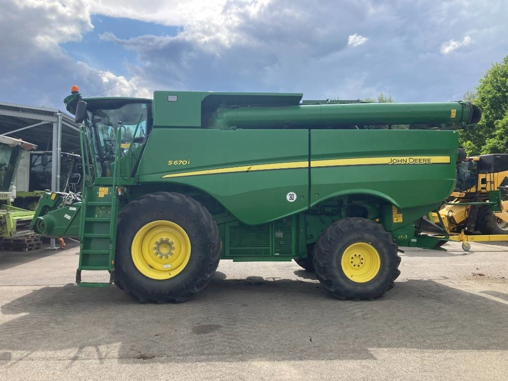 John Deere S 670 i - Cosechadora de granos: foto 2 John Deere S 670 i - Cosechadora de granos: foto 2