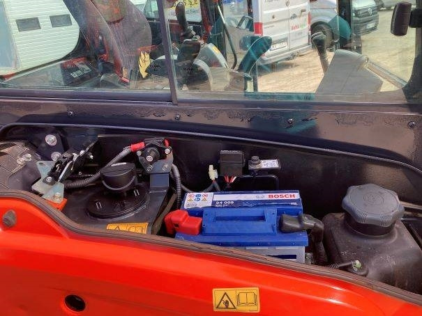 Miniexcavadora Kubota KX027-4: foto 9