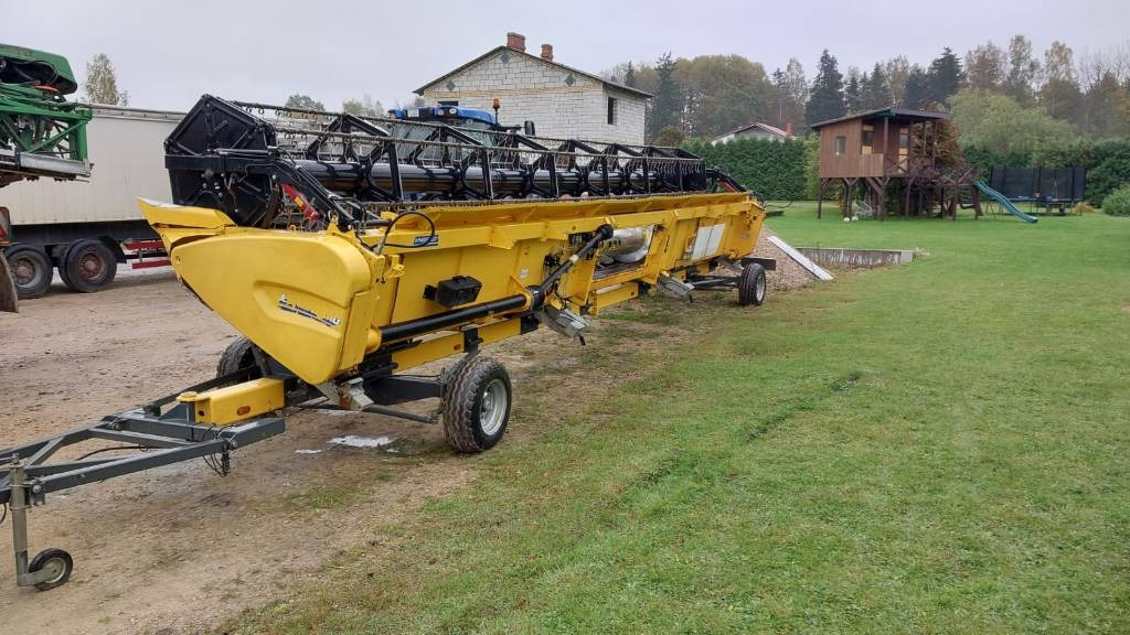 New Holland CR 9.90  - Cosechadora de granos: foto 4 New Holland CR 9.90  - Cosechadora de granos: foto 4