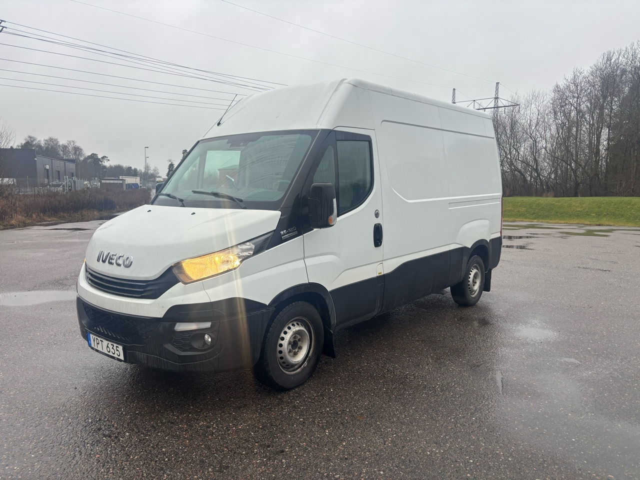 Skåpbil Iveco Daily 35S12 -2018 - Furgón: foto 1 Skåpbil Iveco Daily 35S12 -2018 - Furgón: foto 1