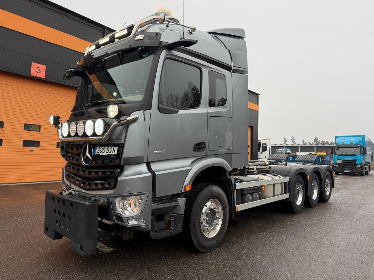 Tridemväxlare Mercedes-Benz Arocs -2022 | JOAB 24 ton | Plogutrustad - Camión multibasculante: foto 1 Tridemväxlare Mercedes-Benz Arocs -2022 | JOAB 24 ton | Plogutrustad - Camión multibasculante: foto 1