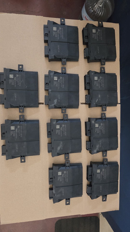 MERCEDES-BENZ CONTROL UNIT TM-BF - Salpicadero para Camión: foto 1 MERCEDES-BENZ CONTROL UNIT TM-BF - Salpicadero para Camión: foto 1