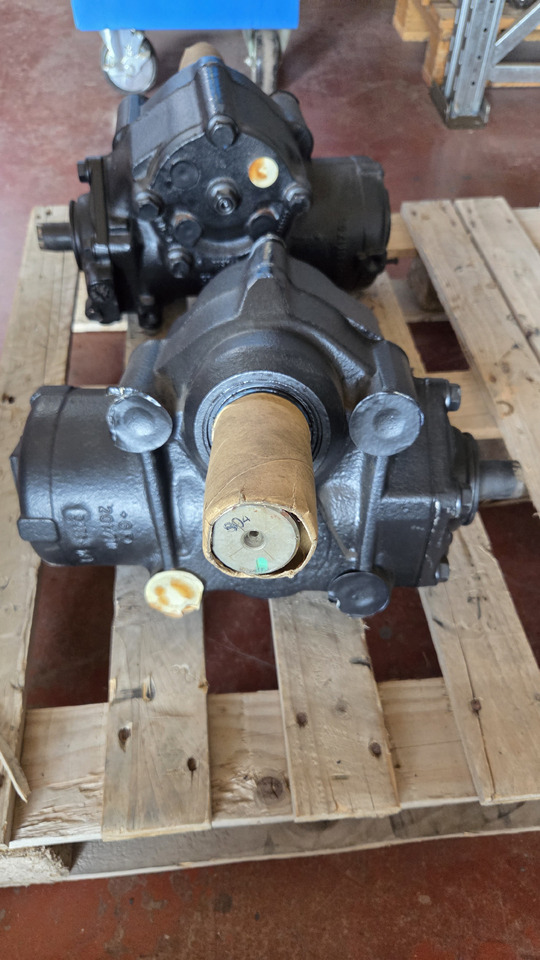 MERCEDES-BENZ POWER STEERING ACTROS MP3 - Volante: foto 4 MERCEDES-BENZ POWER STEERING ACTROS MP3 - Volante: foto 4