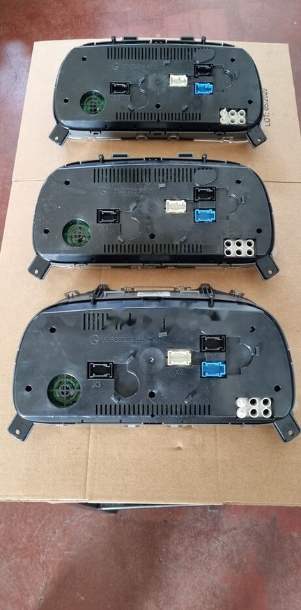 Mercedes-Benz ATEGO 2 - Salpicadero para Camión: foto 3 Mercedes-Benz ATEGO 2 - Salpicadero para Camión: foto 3