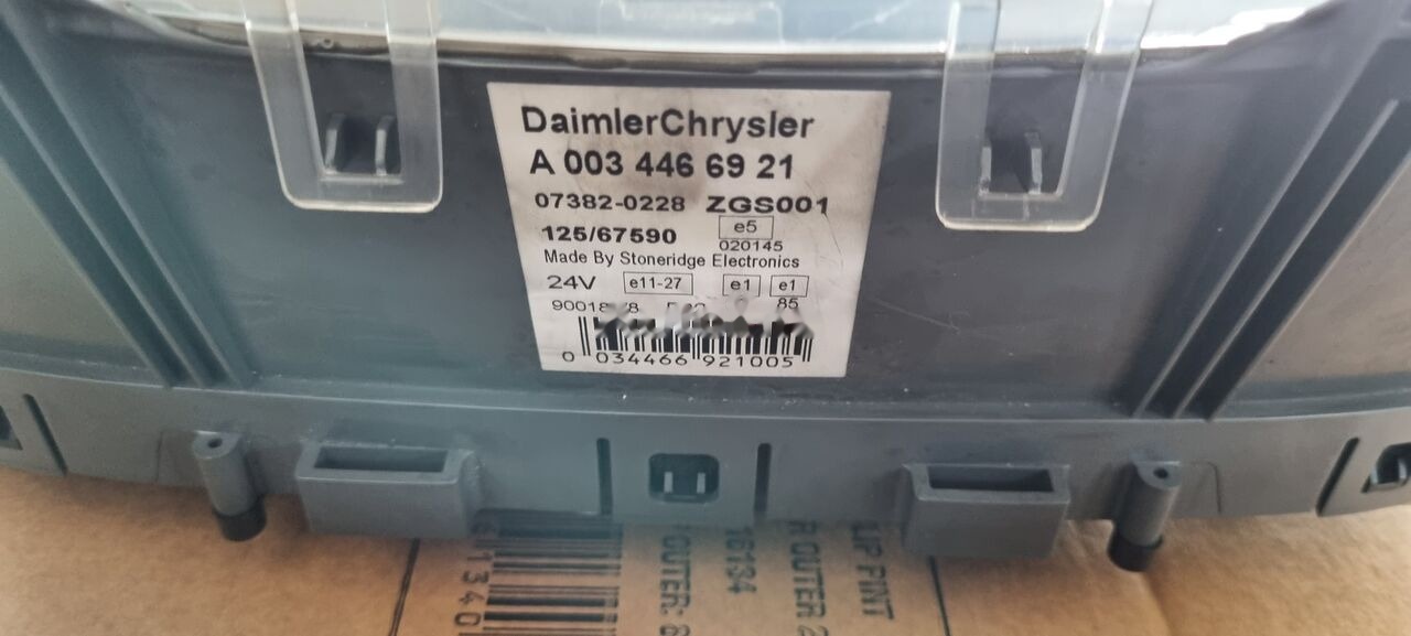 Mercedes-Benz ATEGO 2 - Salpicadero para Camión: foto 1 Mercedes-Benz ATEGO 2 - Salpicadero para Camión: foto 1