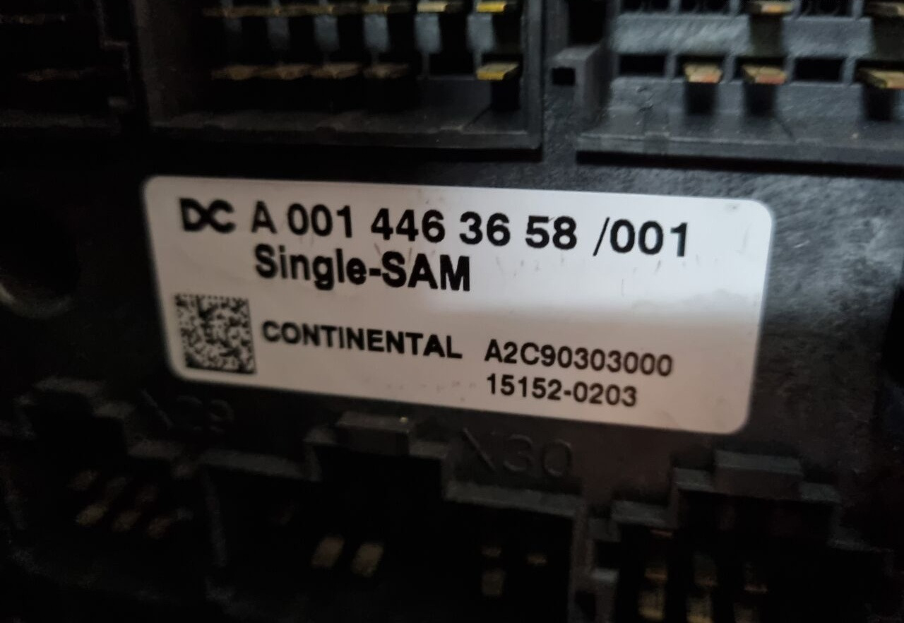 Mercedes-Benz GRUNDMODUL ACTROS MP4 A0014465158 Mercedes-Benz ACTROS MP4 EURO 6 - Fusible para Camión: foto 5 Mercedes-Benz GRUNDMODUL ACTROS MP4 A0014465158 Mercedes-Benz ACTROS MP4 EURO 6 - Fusible para Camión: foto 5