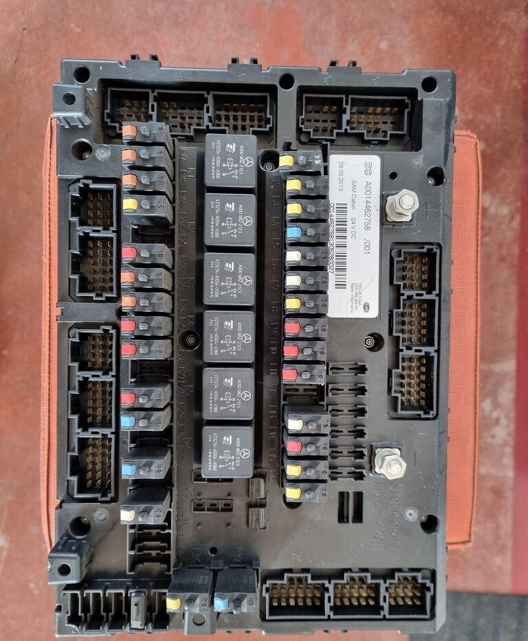 Mercedes-Benz GRUNDMODUL ACTROS MP4 A0014465158 Mercedes-Benz ACTROS MP4 EURO 6 - Fusible para Camión: foto 1 Mercedes-Benz GRUNDMODUL ACTROS MP4 A0014465158 Mercedes-Benz ACTROS MP4 EURO 6 - Fusible para Camión: foto 1