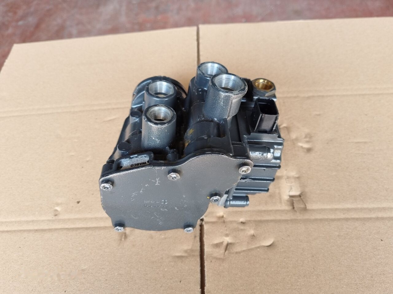 WABCO 4801060050   Mercedes-Benz ACTROS MP4 EURO 6 - Unidad de control para Camión: foto 1 WABCO 4801060050   Mercedes-Benz ACTROS MP4 EURO 6 - Unidad de control para Camión: foto 1