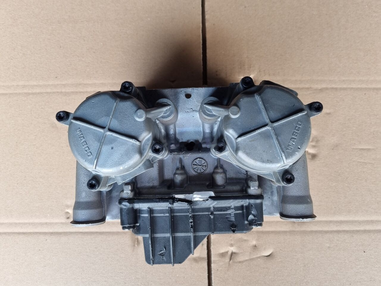 WABCO 4801060050   Mercedes-Benz ACTROS MP4 EURO 6 - Unidad de control para Camión: foto 4 WABCO 4801060050   Mercedes-Benz ACTROS MP4 EURO 6 - Unidad de control para Camión: foto 4