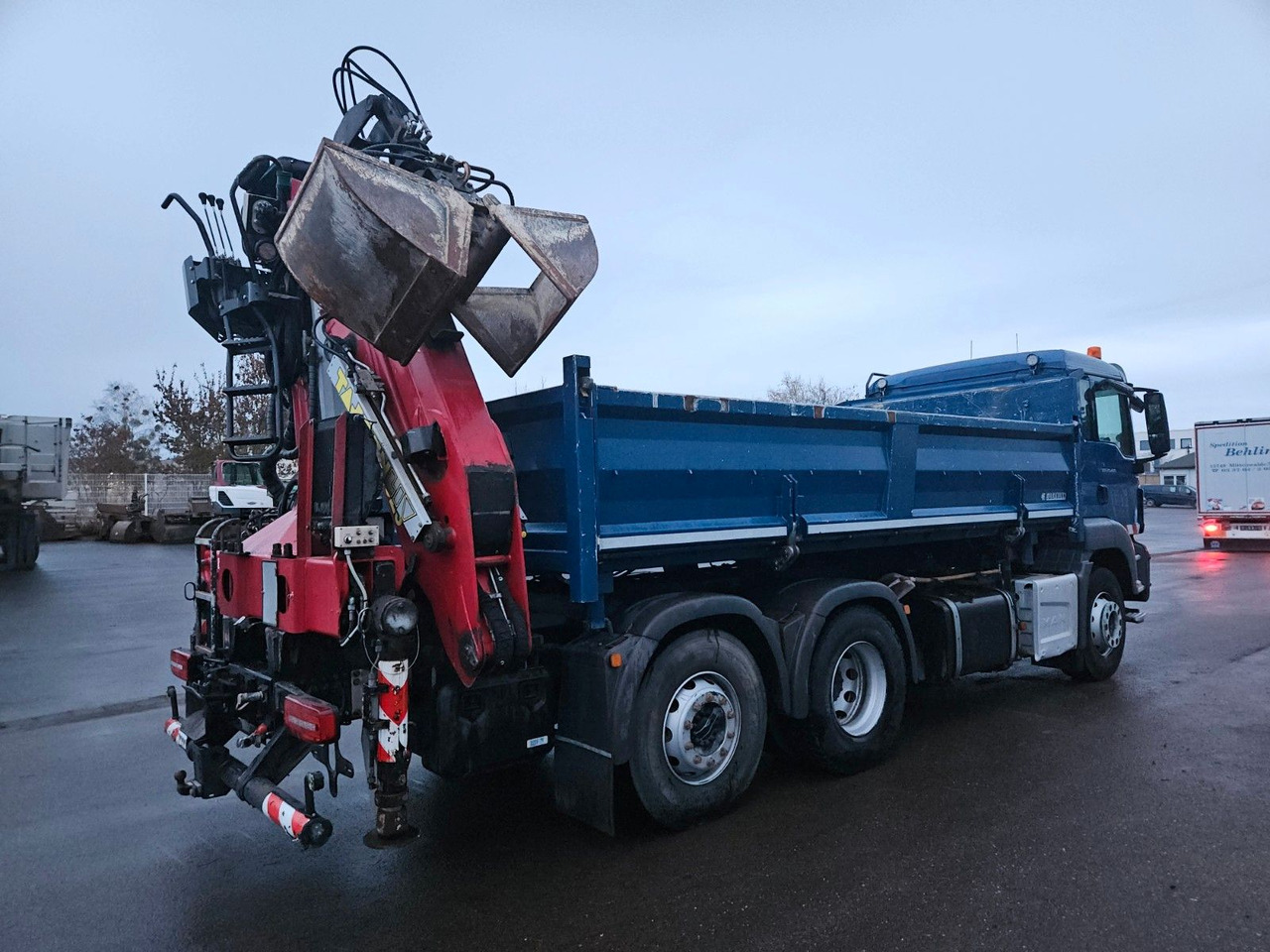 MAN TGS 26.420 6x2 Kipper / Bordmatik links+rechts - Camión grúa: foto 3 MAN TGS 26.420 6x2 Kipper / Bordmatik links+rechts - Camión grúa: foto 3