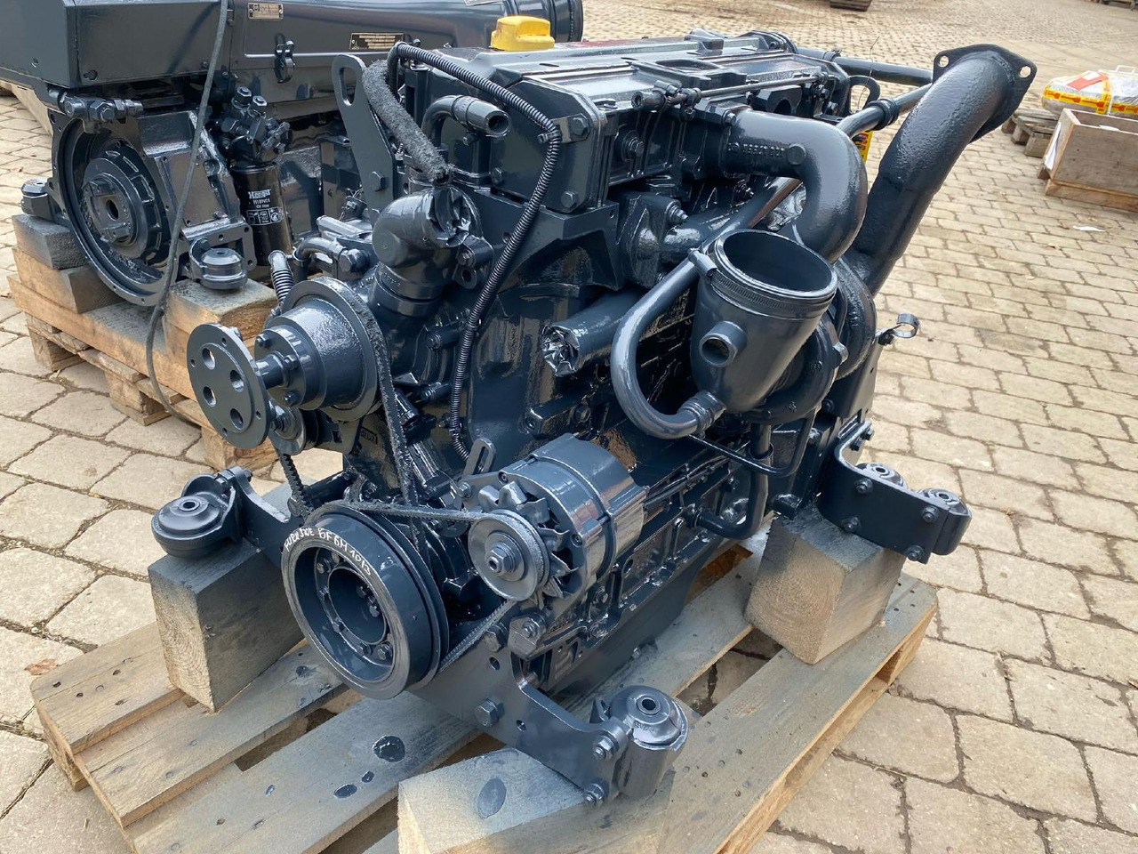 Deutz BF4M1013 aus Furukawa 320E - Motor para Maquinaria de construcción: foto 3 Deutz BF4M1013 aus Furukawa 320E - Motor para Maquinaria de construcción: foto 3