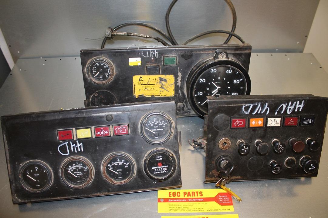 Hanomag 44D - Salpicadero para Maquinaria de construcción: foto 1 Hanomag 44D - Salpicadero para Maquinaria de construcción: foto 1