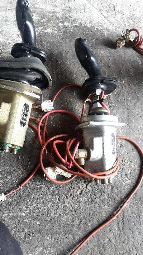 Liebherr A 900 LIT , R 914 u s. w - Cabina e interior para Maquinaria de construcción: foto 4 Liebherr A 900 LIT , R 914 u s. w - Cabina e interior para Maquinaria de construcción: foto 4