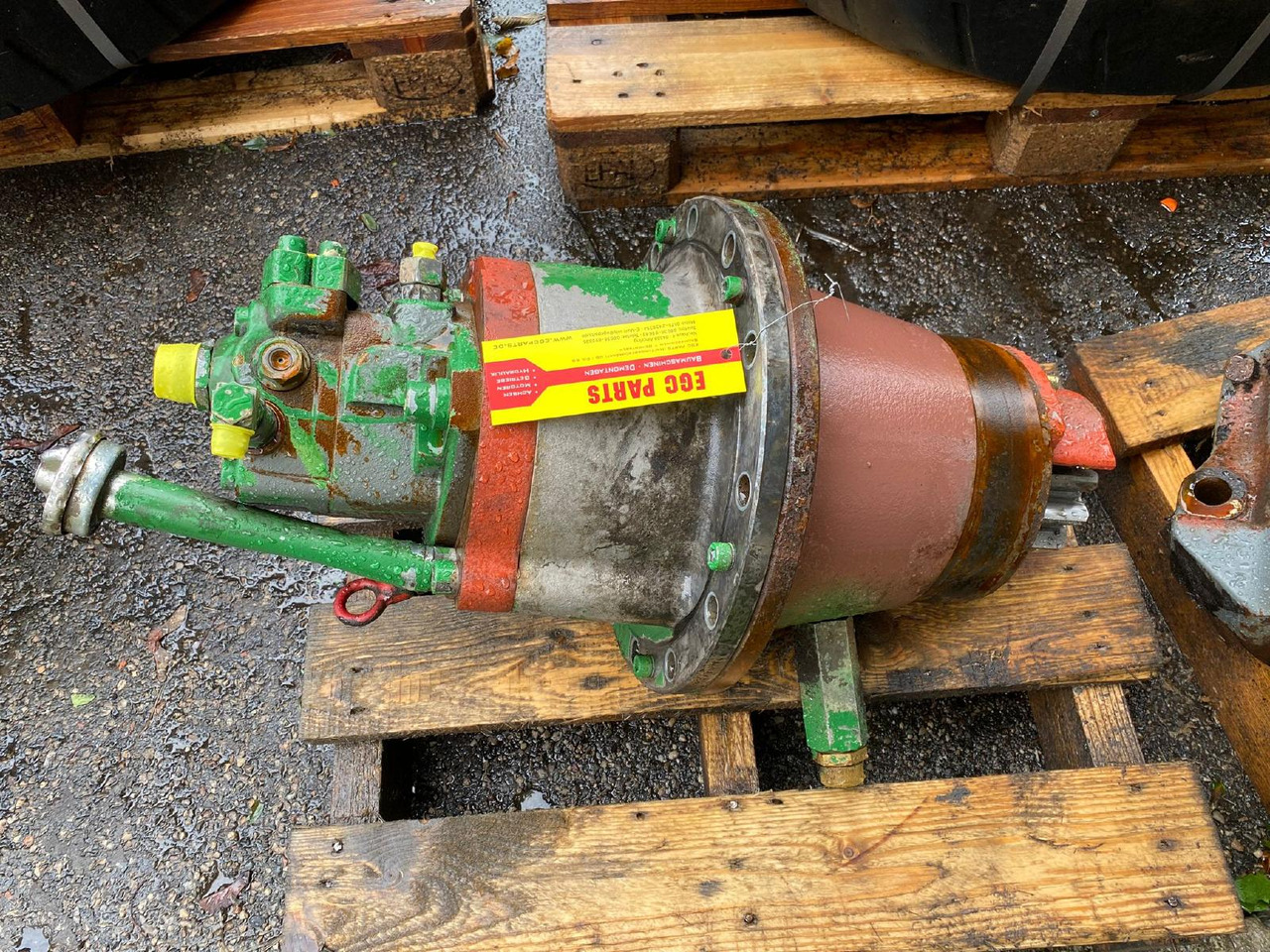 Liebherr A 904 LIT - Reductor de giro para Maquinaria de construcción: foto 1 Liebherr A 904 LIT - Reductor de giro para Maquinaria de construcción: foto 1