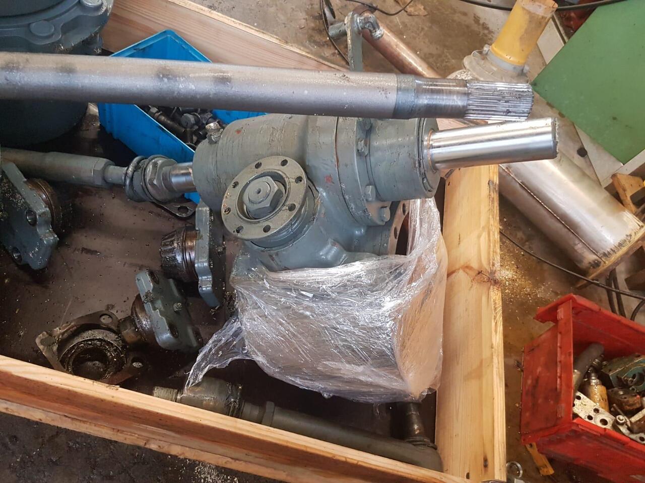 Liebherr A904C LIT / ZF 3060 - Eje y piezas para Maquinaria de construcción: foto 5 Liebherr A904C LIT / ZF 3060 - Eje y piezas para Maquinaria de construcción: foto 5