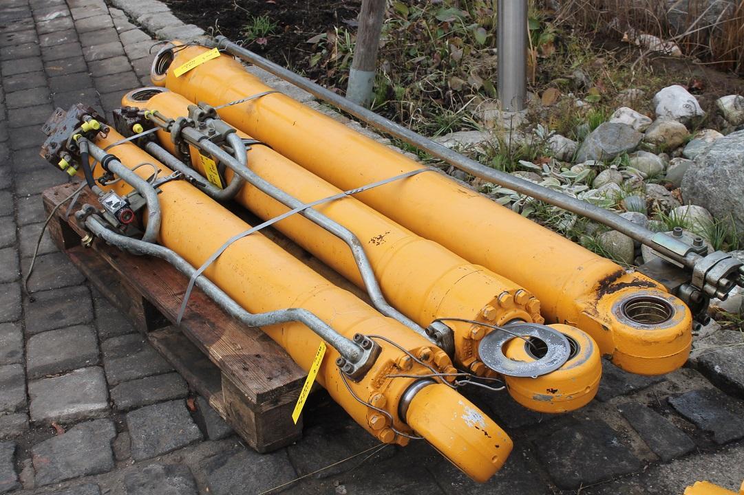 Liebherr R 914 C LIT - Cilindro hidráulico para Maquinaria de construcción: foto 3 Liebherr R 914 C LIT - Cilindro hidráulico para Maquinaria de construcción: foto 3