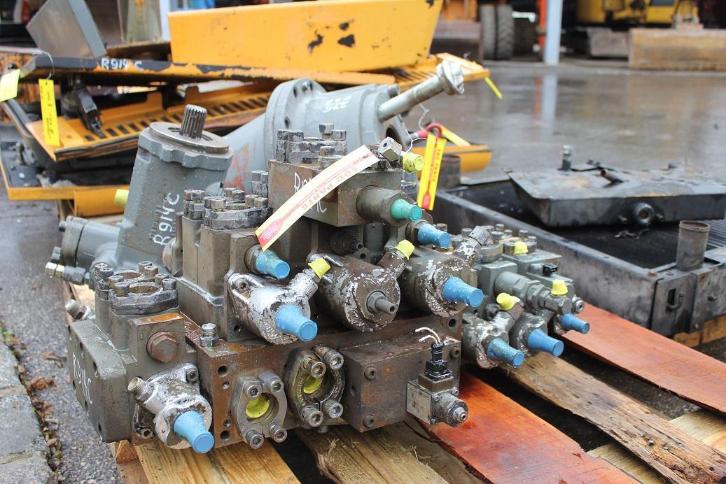 Liebherr R914 C - Válvula hidráulica para Maquinaria de construcción: foto 3 Liebherr R914 C - Válvula hidráulica para Maquinaria de construcción: foto 3