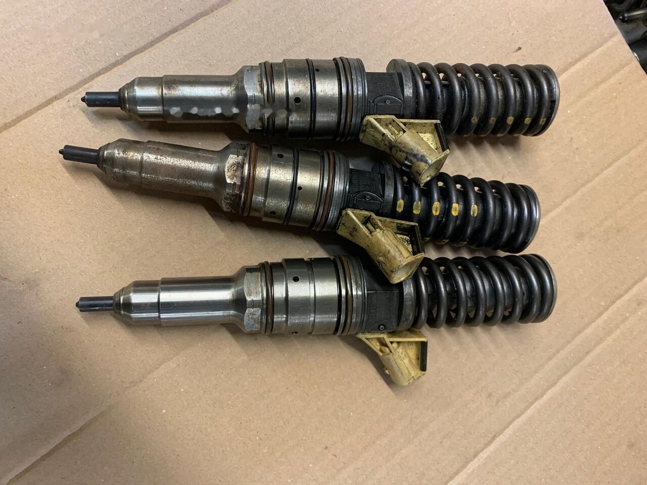 Pompo Iveco Stralis Bosch do regeneracji 0414703004 / 0414703008 - Inyector para Camión: foto 1 Pompo Iveco Stralis Bosch do regeneracji 0414703004 / 0414703008 - Inyector para Camión: foto 1