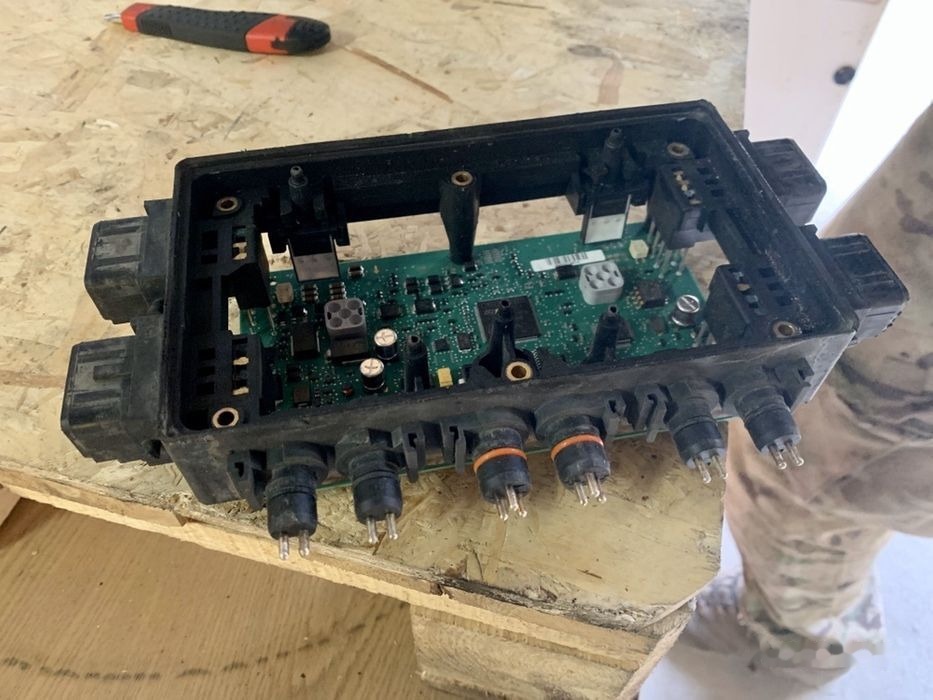 WABCO Elektronika D E TEBS E Modulator naczepa hurt części - Fusible para Remolque: foto 1 WABCO Elektronika D E TEBS E Modulator naczepa hurt części - Fusible para Remolque: foto 1