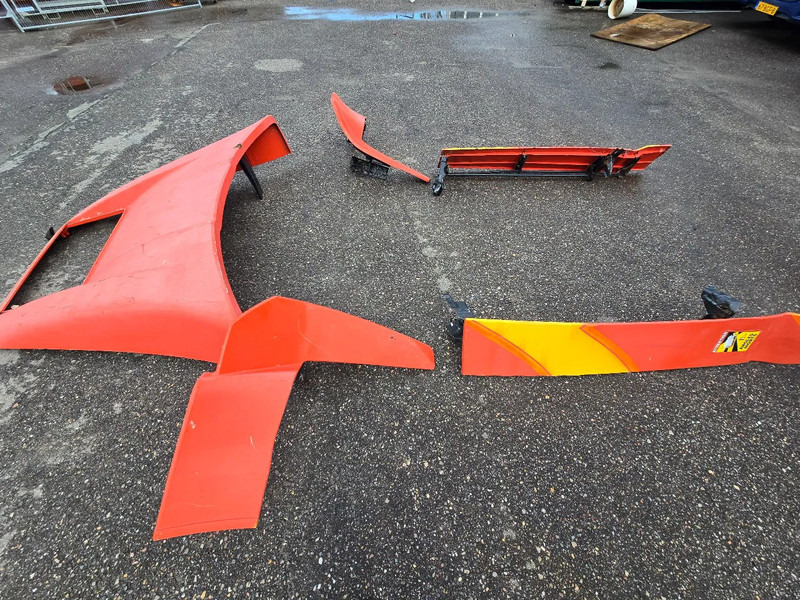 MAN TGX Spoiler - Aerodinámica/ Spoiler para Camión: foto 2 MAN TGX Spoiler - Aerodinámica/ Spoiler para Camión: foto 2