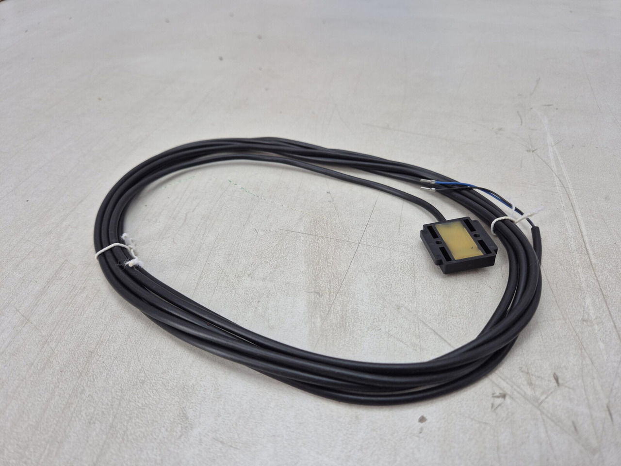 Demag AC 120 Counterweigt locking liniar motor set - Sistema eléctrico para Grúa: foto 5 Demag AC 120 Counterweigt locking liniar motor set - Sistema eléctrico para Grúa: foto 5