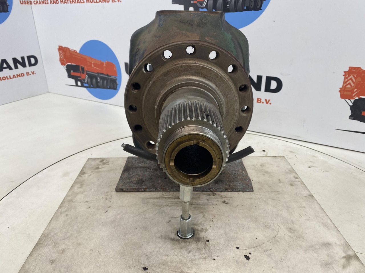 FAUN ATF 30 Steering knuckle 16 holes axle 1 - Mangueta para Autogrúa: foto 2 FAUN ATF 30 Steering knuckle 16 holes axle 1 - Mangueta para Autogrúa: foto 2