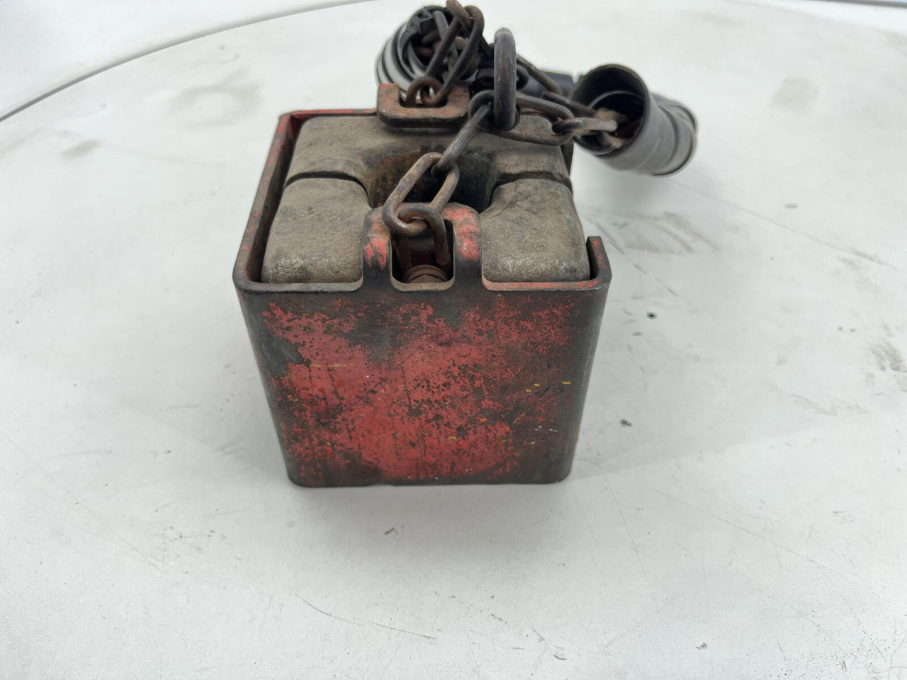 FAUN ATF 40G-2 Hoist limit weight with bracket complete - Contrapeso para Autogrúa: foto 4 FAUN ATF 40G-2 Hoist limit weight with bracket complete - Contrapeso para Autogrúa: foto 4