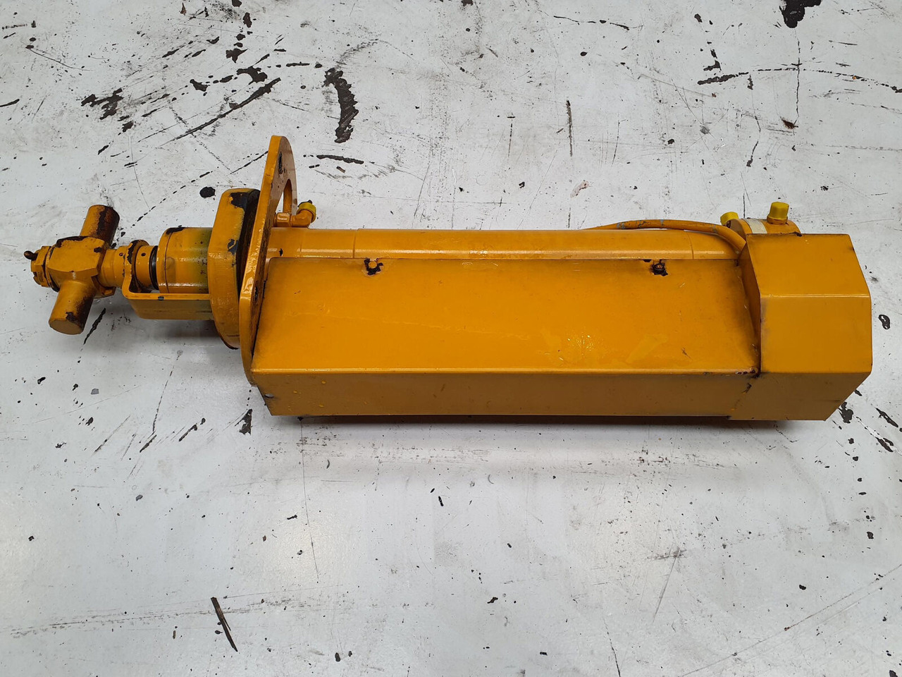 FAUN ATF 45-3 counterweight cylinder - Cilindro hidráulico para Grúa: foto 2 FAUN ATF 45-3 counterweight cylinder - Cilindro hidráulico para Grúa: foto 2