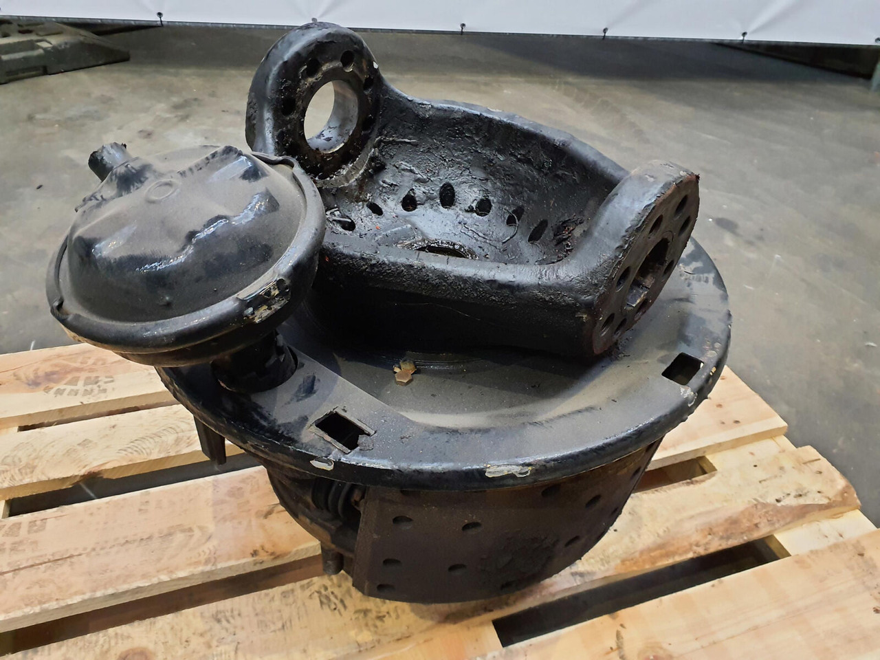 FAUN ATF 50G-3 steering knuckle axle 1 left - Mangueta para Autogrúa: foto 3 FAUN ATF 50G-3 steering knuckle axle 1 left - Mangueta para Autogrúa: foto 3