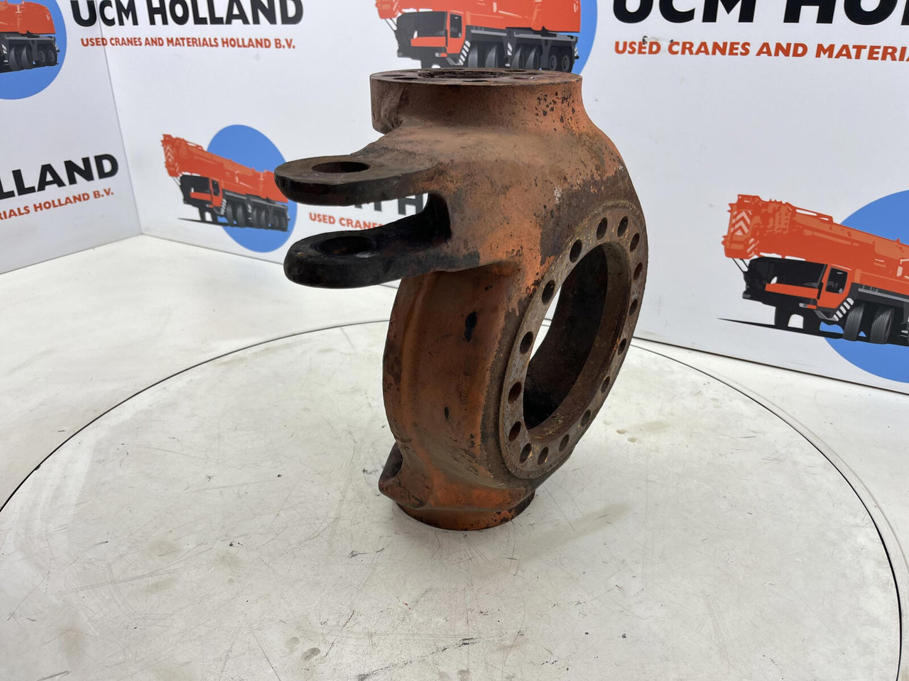 FAUN RTF 50/60 Steering knuckle 16 holes axle 1 right - Mangueta para Autogrúa: foto 3 FAUN RTF 50/60 Steering knuckle 16 holes axle 1 right - Mangueta para Autogrúa: foto 3