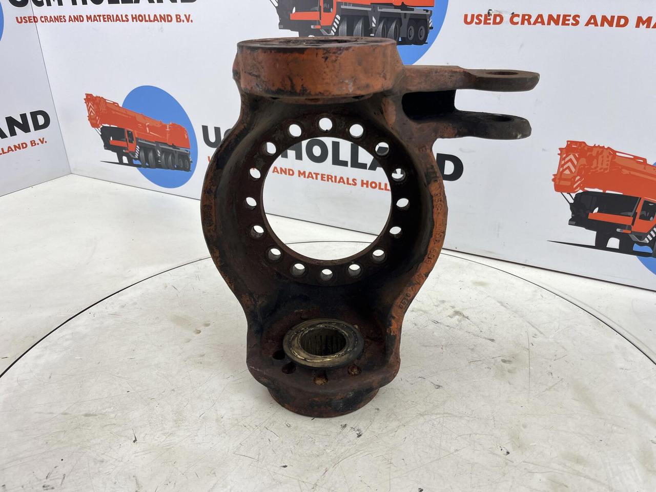 FAUN RTF 50/60 Steering knuckle 16 holes axle 1 right - Mangueta para Autogrúa: foto 5 FAUN RTF 50/60 Steering knuckle 16 holes axle 1 right - Mangueta para Autogrúa: foto 5