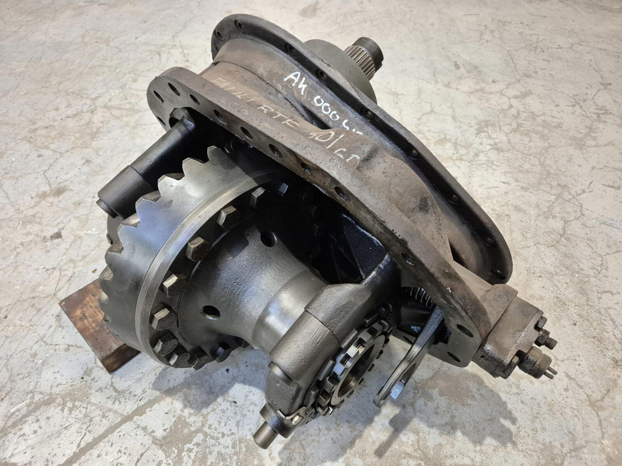 FAUN RTF 50/60 mid differential for parts - Diferencial para Autogrúa: foto 2 FAUN RTF 50/60 mid differential for parts - Diferencial para Autogrúa: foto 2
