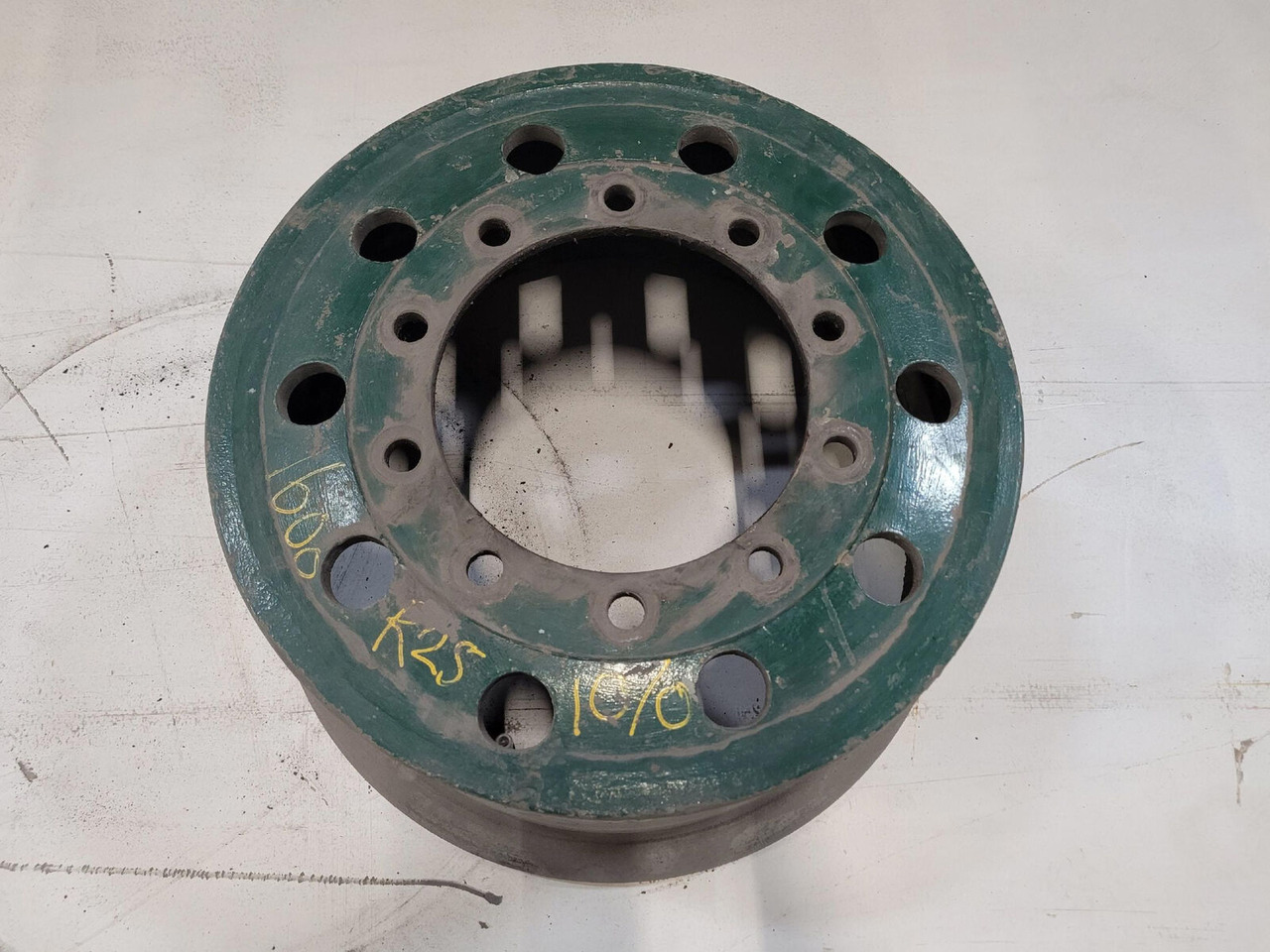 FAUN Rim 445/95R25 10 0 3p - Llanta para Grúa: foto 2 FAUN Rim 445/95R25 10 0 3p - Llanta para Grúa: foto 2