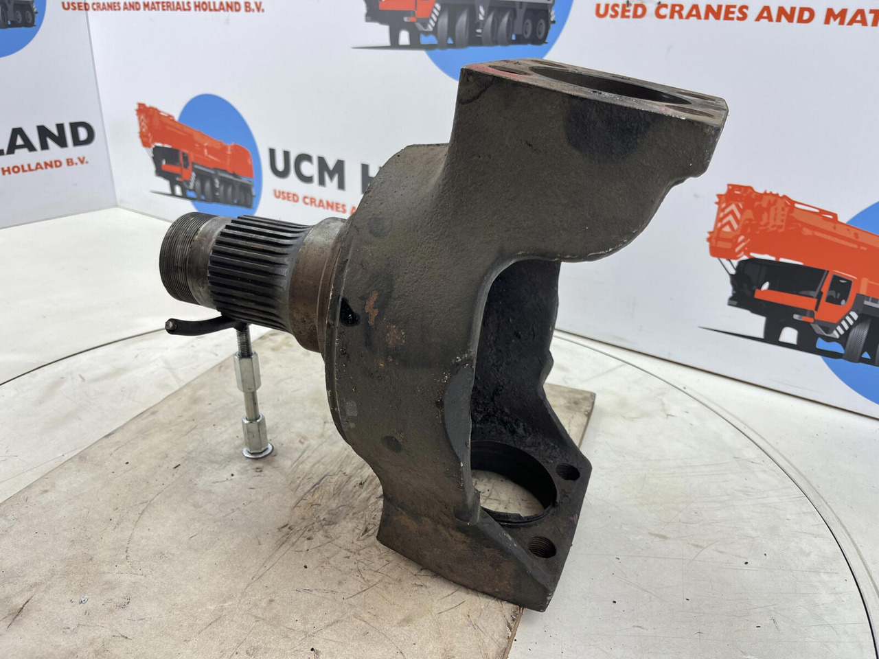 Grove AT 750 BE Steering knuckle 16 holes - Mangueta para Autogrúa: foto 4 Grove AT 750 BE Steering knuckle 16 holes - Mangueta para Autogrúa: foto 4