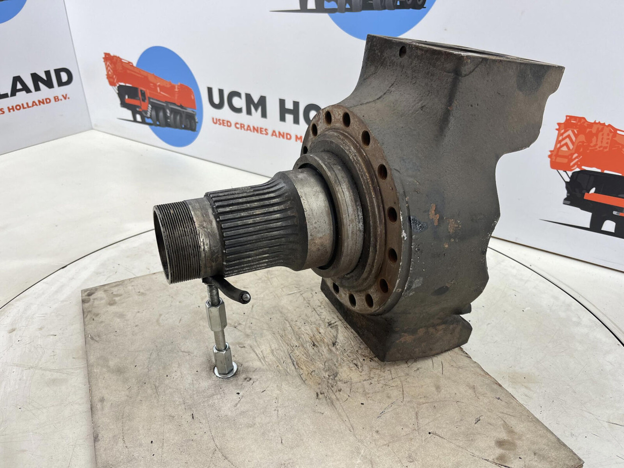 Grove AT 750 BE Steering knuckle 16 holes - Mangueta para Autogrúa: foto 1 Grove AT 750 BE Steering knuckle 16 holes - Mangueta para Autogrúa: foto 1