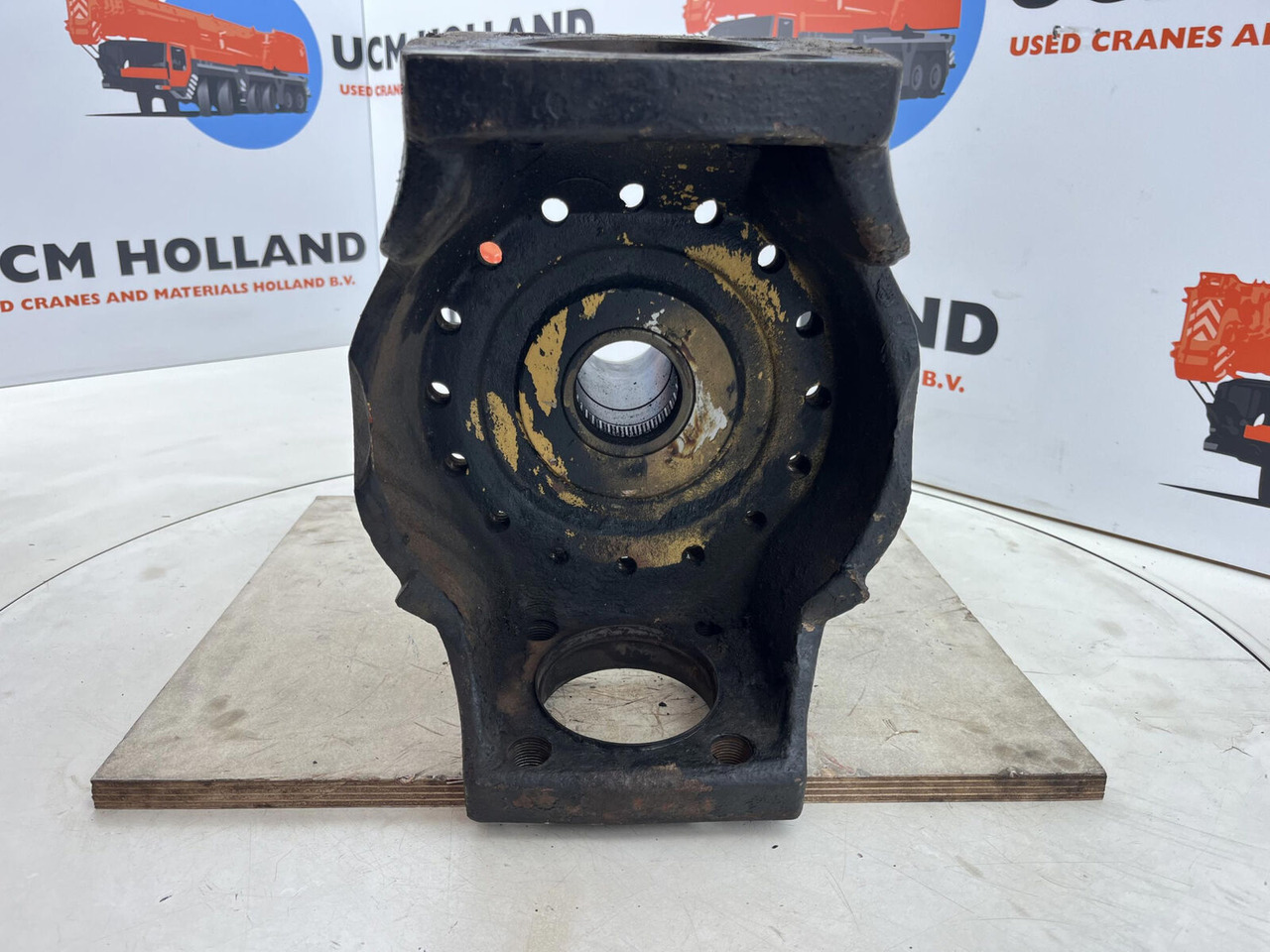 Grove AT 750 BE Steering knuckle 16 holes - Mangueta para Autogrúa: foto 5 Grove AT 750 BE Steering knuckle 16 holes - Mangueta para Autogrúa: foto 5