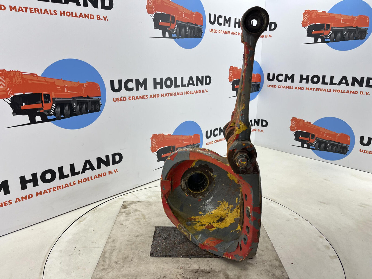 Grove GMK 3050 Steering knuckle 16 holes axle 2 left - Mangueta para Autogrúa: foto 5 Grove GMK 3050 Steering knuckle 16 holes axle 2 left - Mangueta para Autogrúa: foto 5