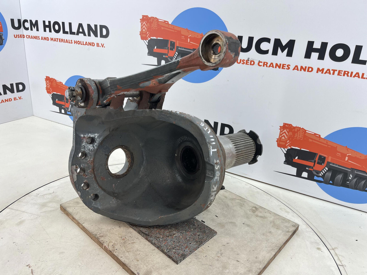 Grove GMK 3055 Steering knuckle 16 holes axle 1 right - Mangueta para Autogrúa: foto 4 Grove GMK 3055 Steering knuckle 16 holes axle 1 right - Mangueta para Autogrúa: foto 4