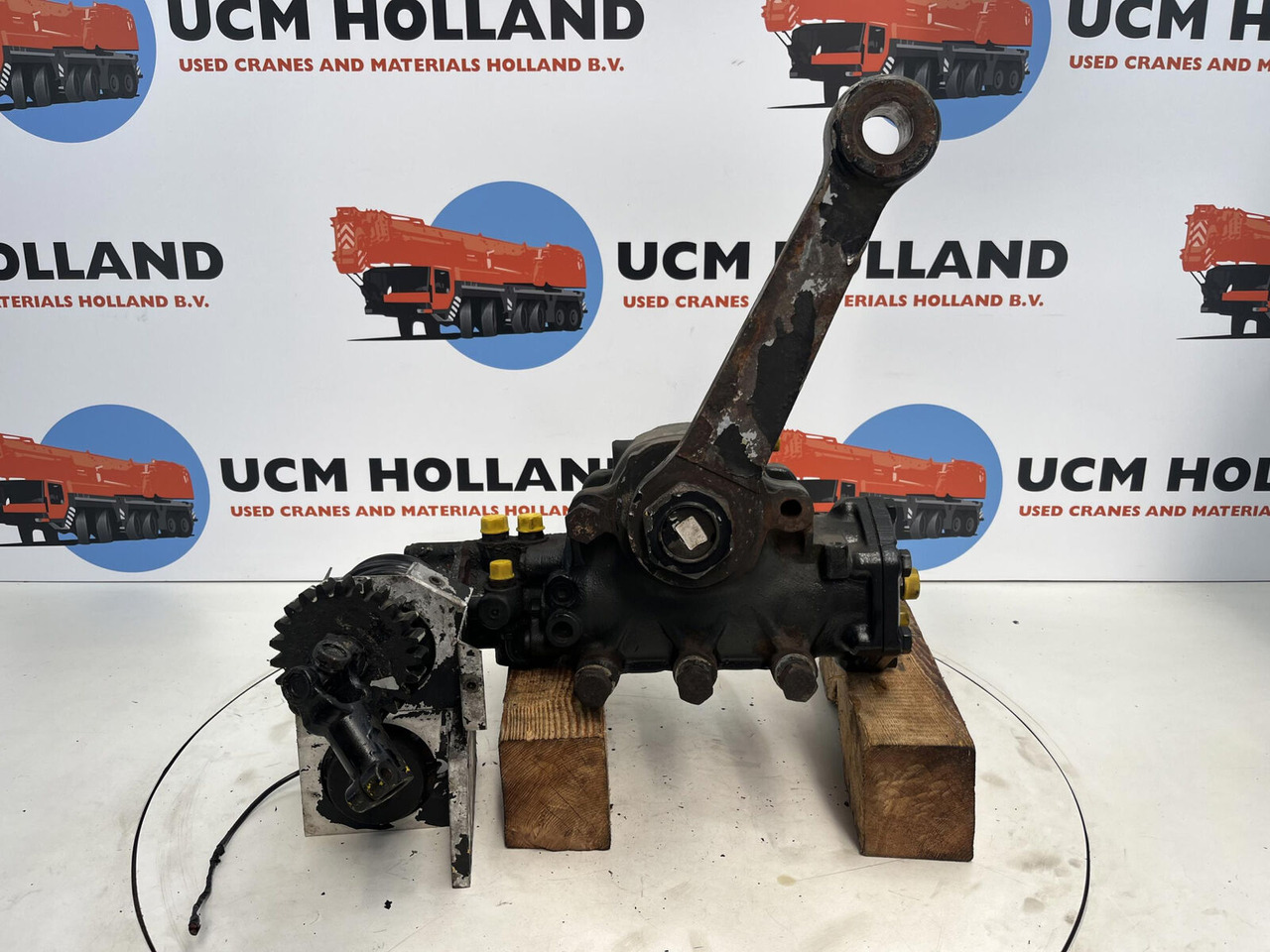 Grove GMK 3055 steering Box - Caja de dirección para Autogrúa: foto 1 Grove GMK 3055 steering Box - Caja de dirección para Autogrúa: foto 1