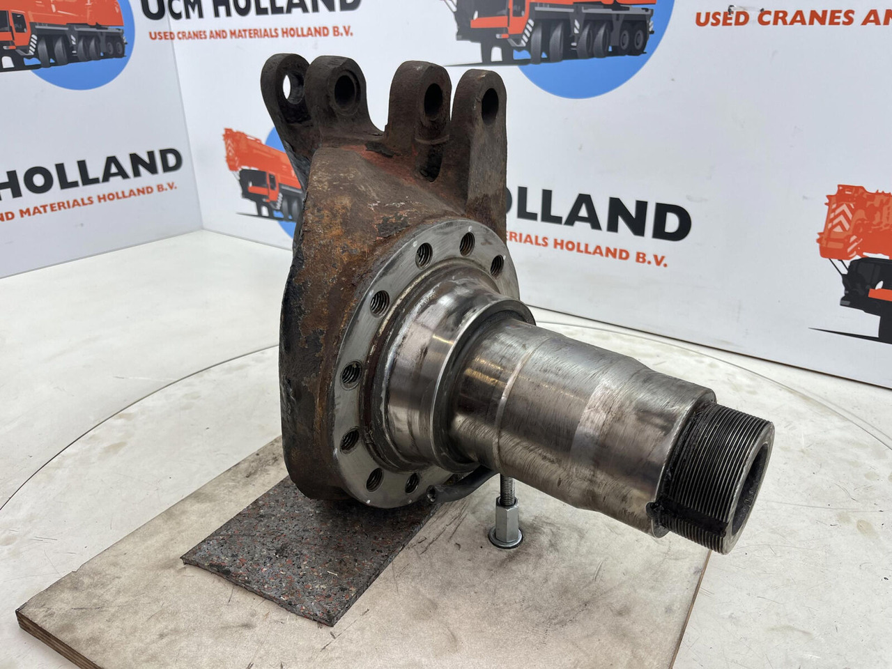 Grove GMK Steering knuckle 12 holes - Mangueta para Autogrúa: foto 2 Grove GMK Steering knuckle 12 holes - Mangueta para Autogrúa: foto 2